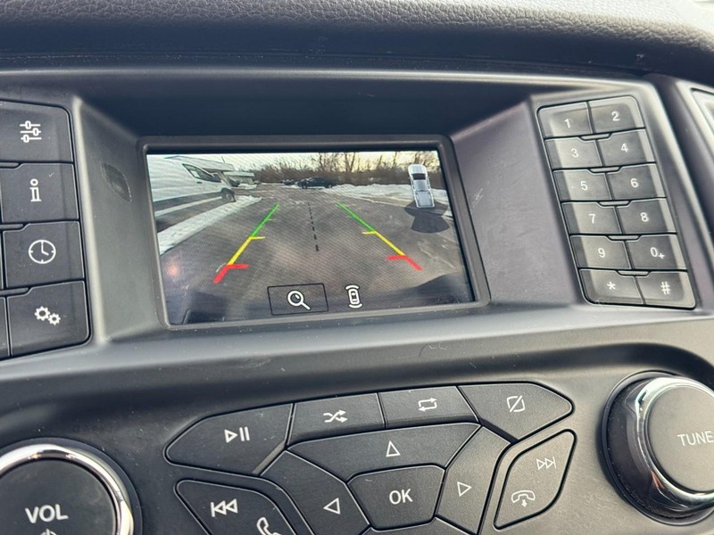 Ford Ranger Vehicle Full-screen Gallery Image 17