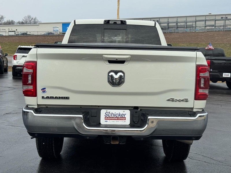 Ram 2500 Vehicle Full-screen Gallery Image 05