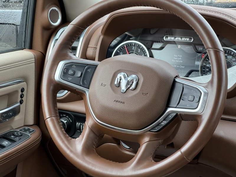 Ram 2500 Vehicle Full-screen Gallery Image 12