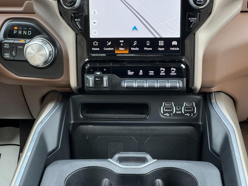 Ram 2500 Vehicle Full-screen Gallery Image 14