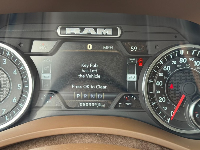 Ram 2500 Vehicle Full-screen Gallery Image 19