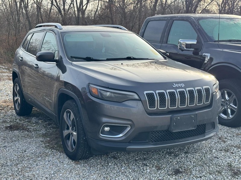Jeep Cherokee Vehicle Full-screen Gallery Image 02