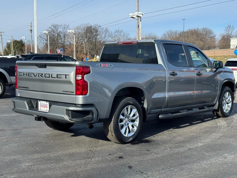 Chevrolet Silverado 1500 Vehicle Full-screen Gallery Image 03