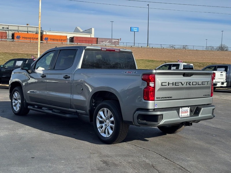 Chevrolet Silverado 1500 Vehicle Full-screen Gallery Image 06