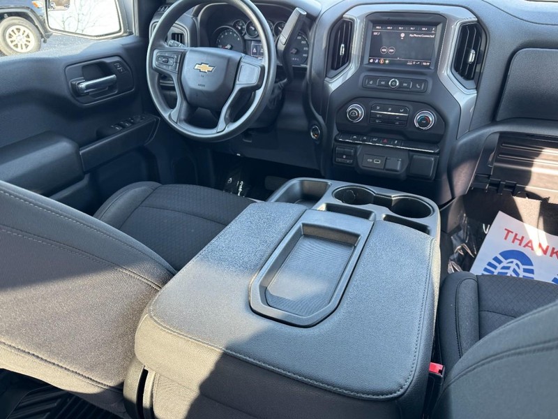 Chevrolet Silverado 1500 Vehicle Full-screen Gallery Image 11