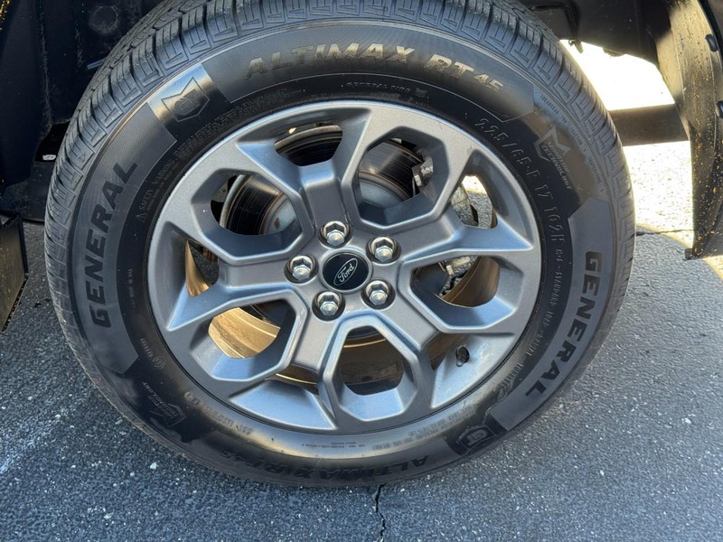 Ford Maverick Vehicle Full-screen Gallery Image 07