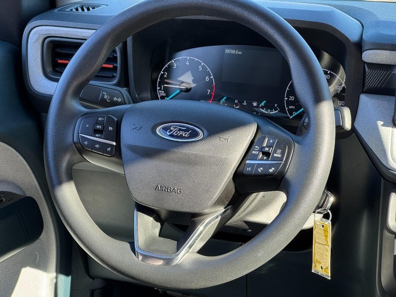 Ford Maverick Vehicle Full-screen Gallery Image 12