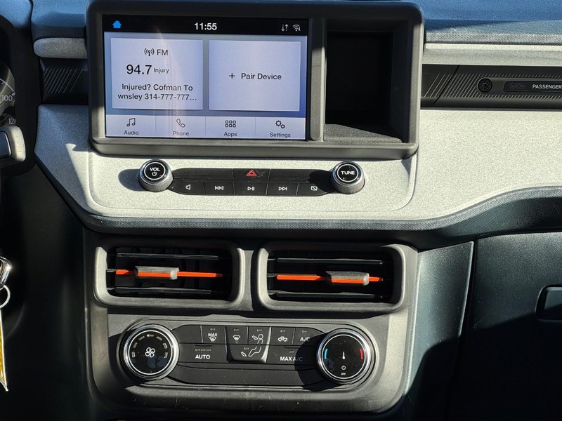 Ford Maverick Vehicle Full-screen Gallery Image 13