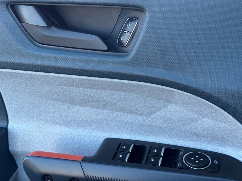 Ford Maverick Vehicle Full-screen Gallery Image 23