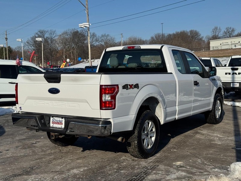 Ford F-150 Vehicle Full-screen Gallery Image 03