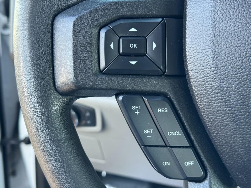 Ford F-150 Vehicle Full-screen Gallery Image 18