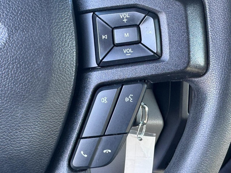 Ford F-150 Vehicle Full-screen Gallery Image 19