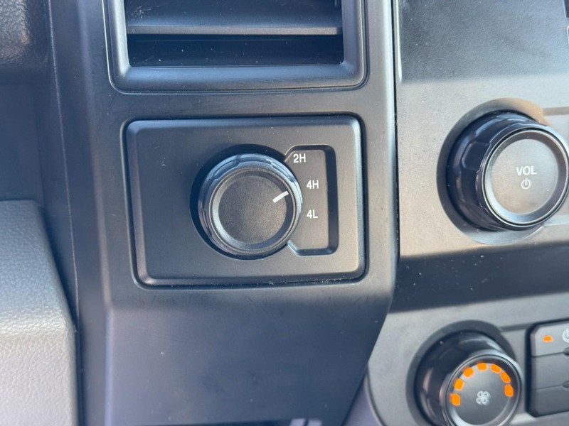 Ford F-150 Vehicle Full-screen Gallery Image 20