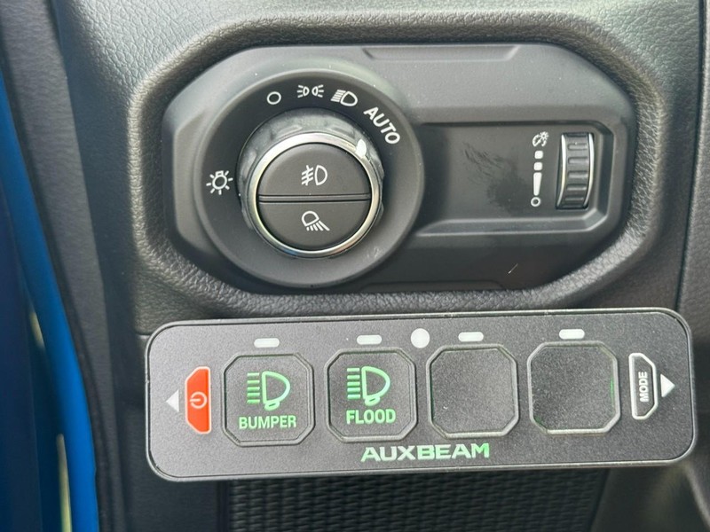 Jeep Gladiator Vehicle Full-screen Gallery Image 10