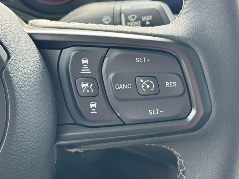 Jeep Gladiator Vehicle Full-screen Gallery Image 12