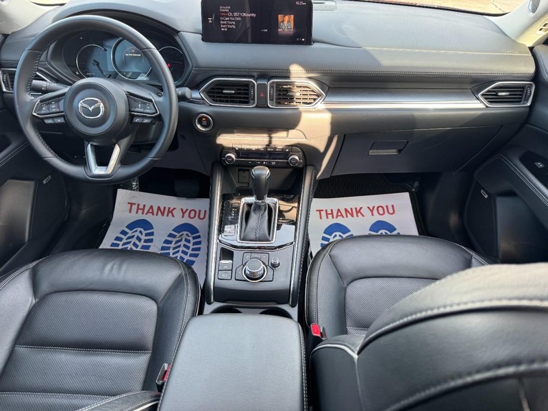 Mazda CX-5 Vehicle Full-screen Gallery Image 11