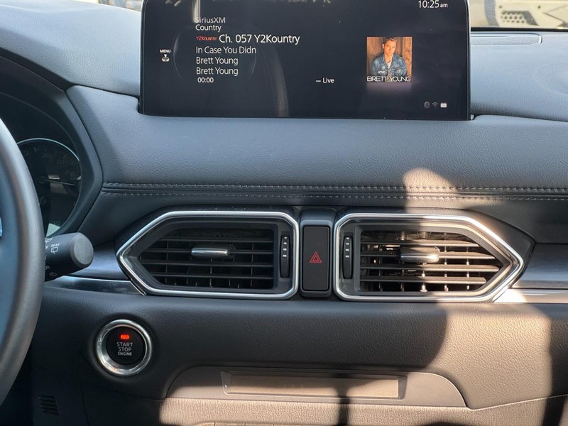 Mazda CX-5 Vehicle Full-screen Gallery Image 13