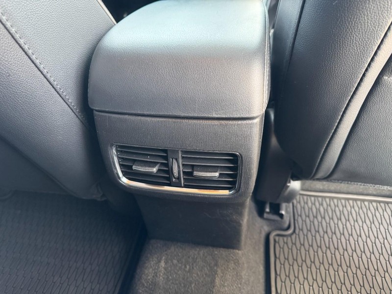 Mazda CX-5 Vehicle Full-screen Gallery Image 15