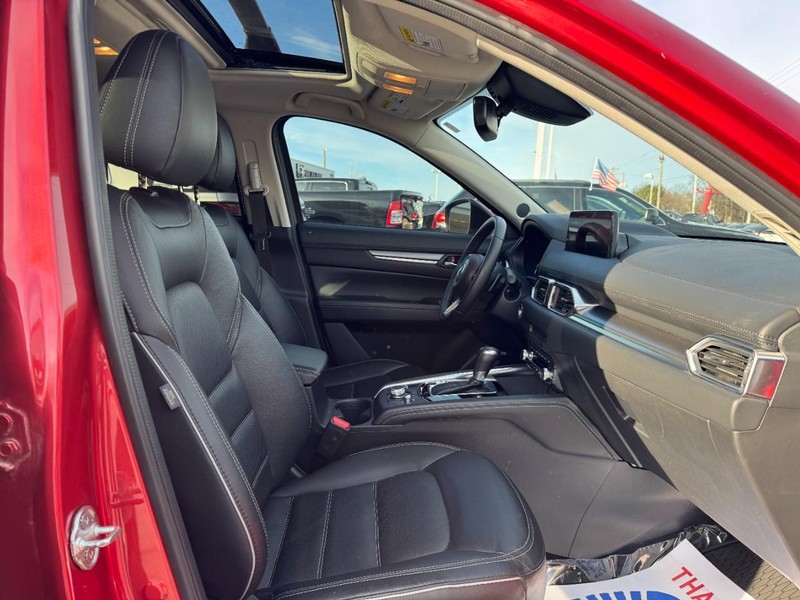 Mazda CX-5 Vehicle Full-screen Gallery Image 16