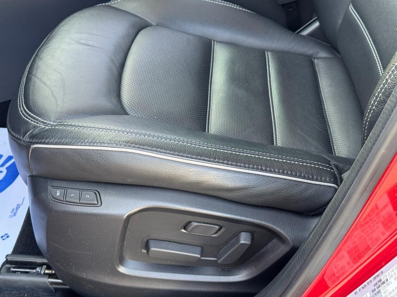 Mazda CX-5 Vehicle Full-screen Gallery Image 27