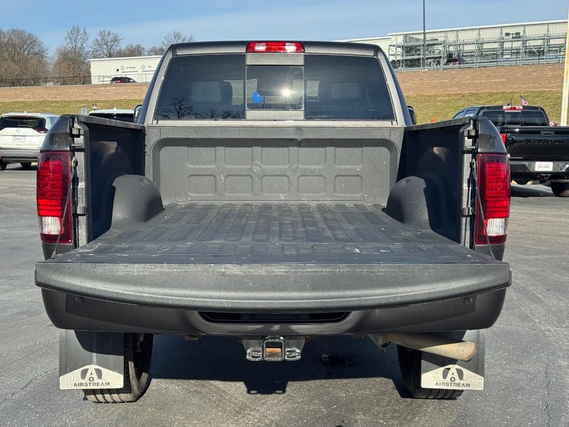 Ram 2500 Vehicle Full-screen Gallery Image 04