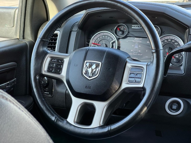 Ram 2500 Vehicle Full-screen Gallery Image 12