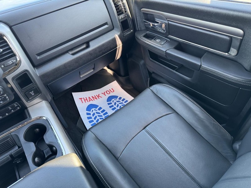 Ram 2500 Vehicle Full-screen Gallery Image 15