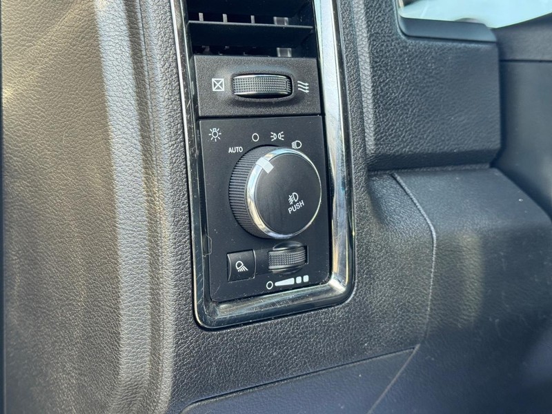 Ram 2500 Vehicle Full-screen Gallery Image 17