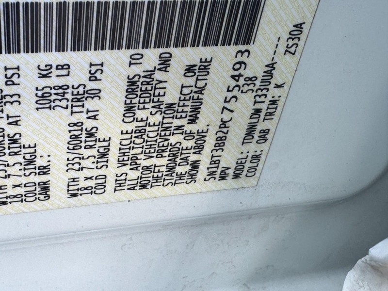 Nissan Rogue Vehicle Full-screen Gallery Image 27