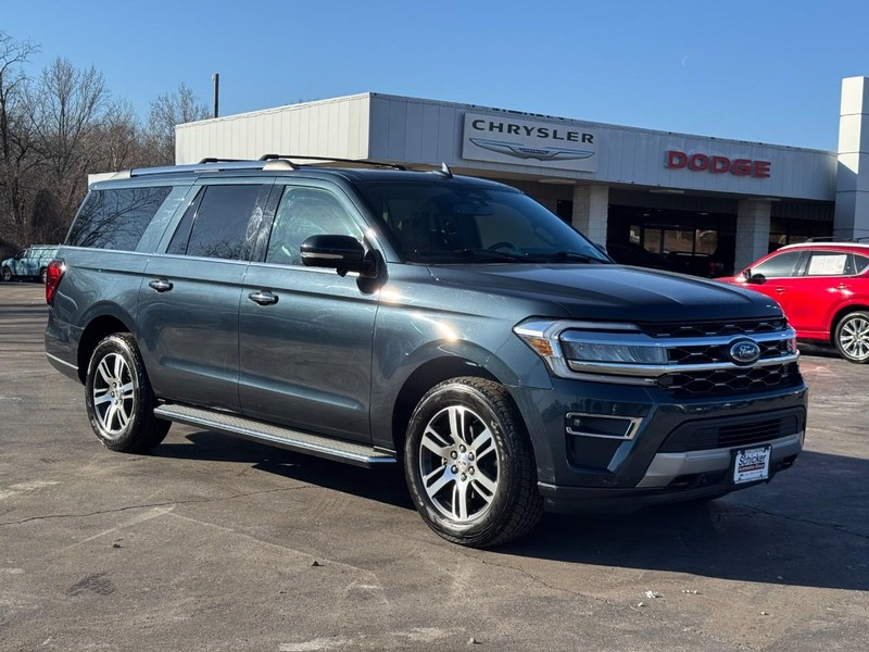 Ford Expedition Max Vehicle Full-screen Gallery Image 02