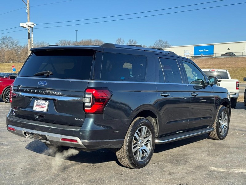 Ford Expedition Max Vehicle Full-screen Gallery Image 03
