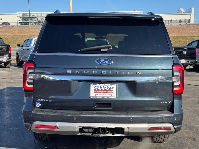 Ford Expedition Max Vehicle Full-screen Gallery Image 05