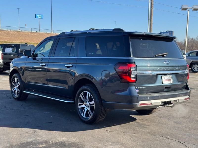 Ford Expedition Max Vehicle Full-screen Gallery Image 06