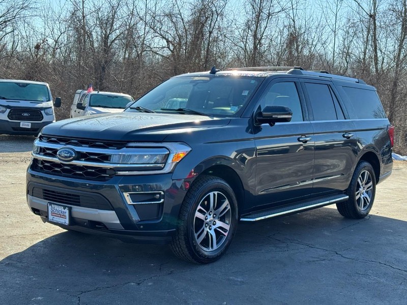 Ford Expedition Max Vehicle Full-screen Gallery Image 08