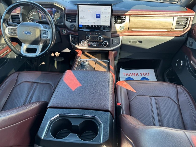 Ford Expedition Max Vehicle Full-screen Gallery Image 12