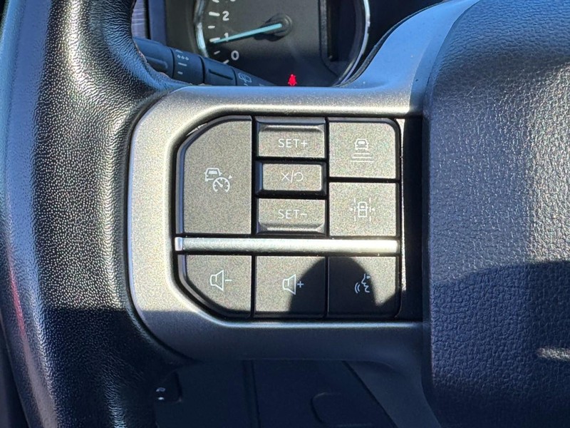 Ford Expedition Max Vehicle Full-screen Gallery Image 19