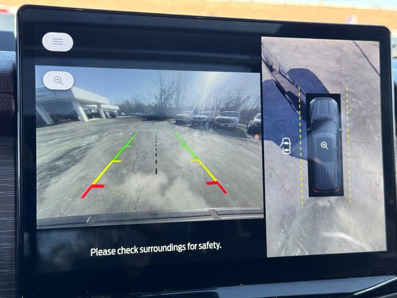 Ford Expedition Max Vehicle Full-screen Gallery Image 23