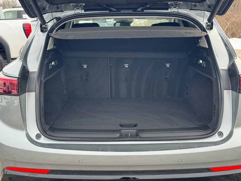 Buick Envision Vehicle Full-screen Gallery Image 04