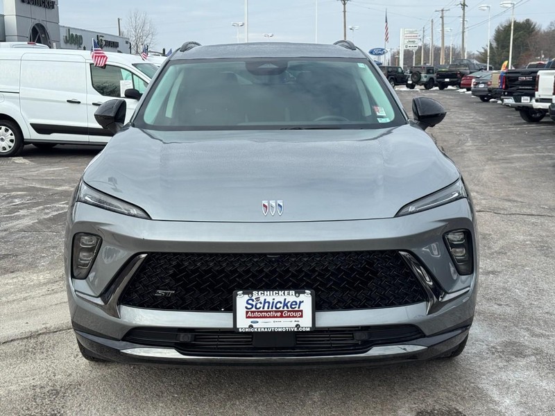 Buick Envision Vehicle Full-screen Gallery Image 09