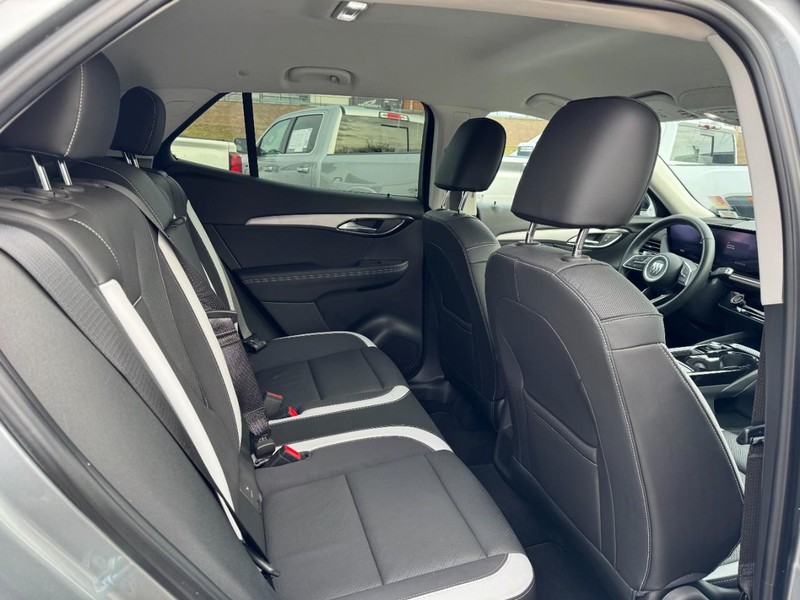 Buick Envision Vehicle Full-screen Gallery Image 10