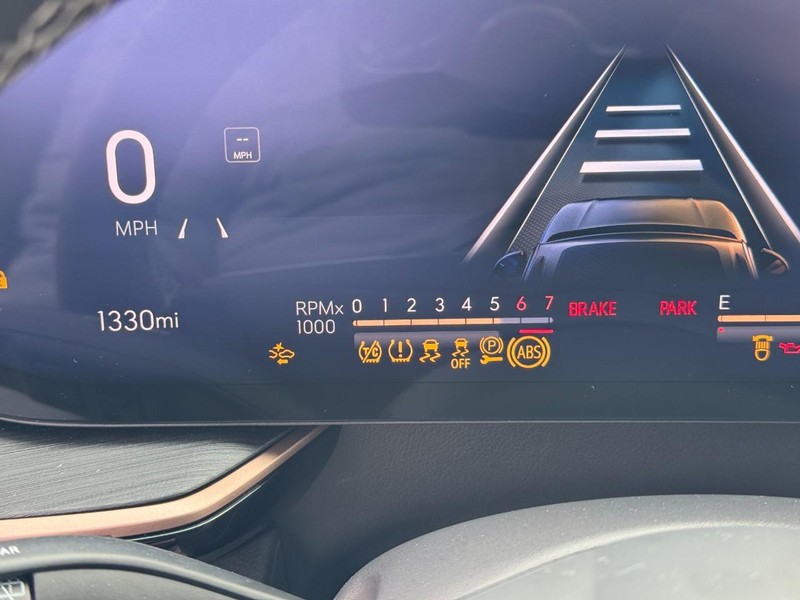 Buick Envision Vehicle Full-screen Gallery Image 19