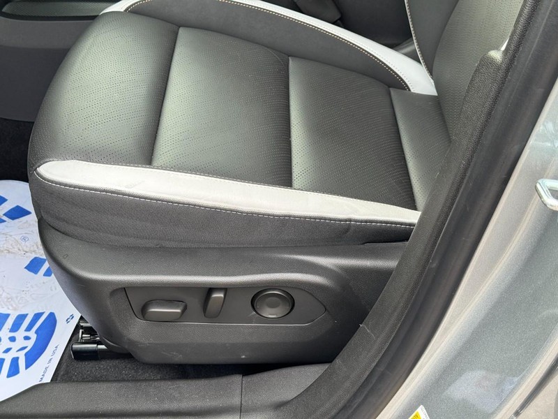 Buick Envision Vehicle Full-screen Gallery Image 22