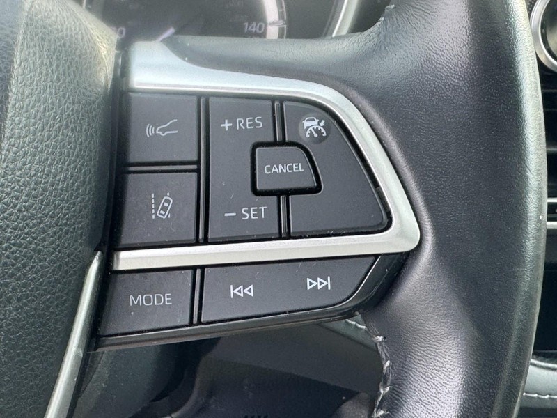 Toyota Highlander Vehicle Full-screen Gallery Image 20