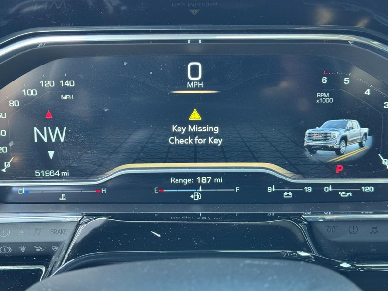 GMC Sierra 1500 Vehicle Full-screen Gallery Image 21