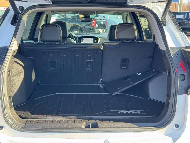 GMC Terrain Vehicle Full-screen Gallery Image 04