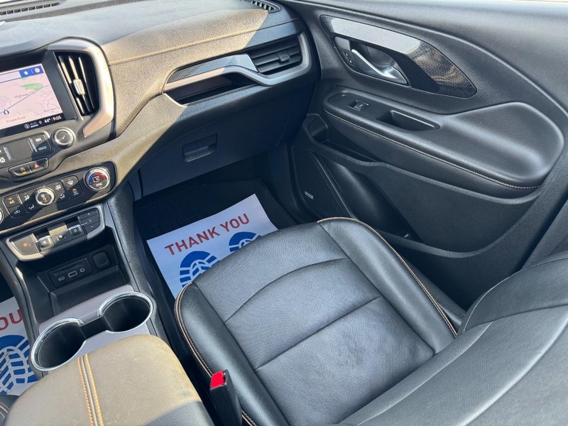 GMC Terrain Vehicle Full-screen Gallery Image 15