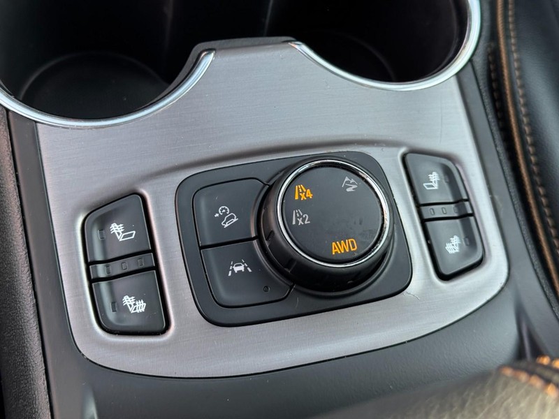 GMC Terrain Vehicle Full-screen Gallery Image 22