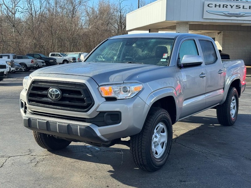 Toyota Tacoma 4WD Vehicle Full-screen Gallery Image 08