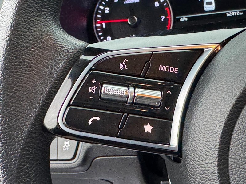 Kia Forte Vehicle Full-screen Gallery Image 16