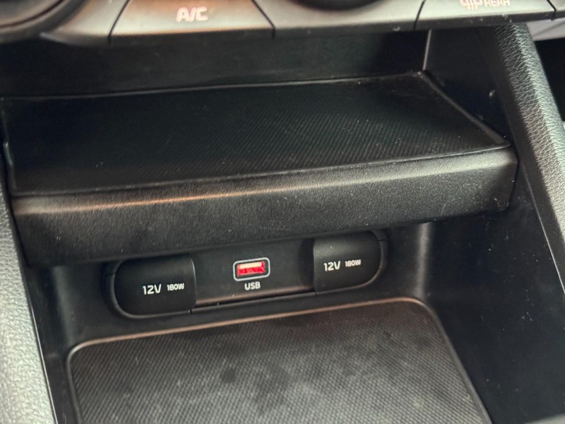 Kia Forte Vehicle Full-screen Gallery Image 20